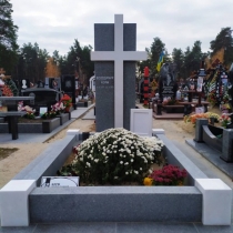 Памятник под заказ. Высота памятника на заказ - 2 м.