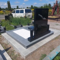 Цена памятника на заказ - доступна. Индивидуальный памятник мужчине.