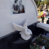 Фото индивидуального памятника. Размер памятника - 160 х 210 х 15 см. Цена памятника - доступна.