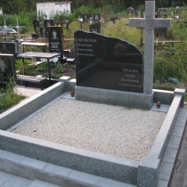 На фото памятник с крестом. Размер памятника с крестом: 120 х 96 х 10 см. Цена памятника в Киеве - доступна.