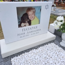 Індивідуальний пам'ятник для матері на замовлення; висотою 70 см.