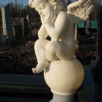 Детский памятник со скульптурой ангела, фото памятника после изготовления. Заказать детский памятник, по доступной цене $ 3,5 тыс.. можно в магазине Ритуальной скульптуры в Киеве.