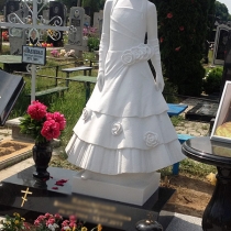 Памятник ребёнку на кладбище. Высота детского памятника - 120 см.