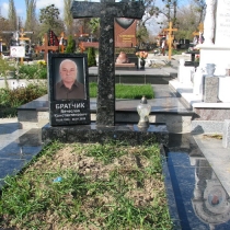 Крест из гранита для памятника. Высота гранитного креста - 140 см. Цена креста из гранита - согласно проекта.