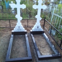 Размеры крестов из мрамора: 120 х 60 х 10 см.