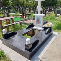 Цена памятника с крестом из мрамора - доступна. Заказать памятник из белого мрамора с крестом в Киеве.