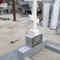 Заказать памятник с крестом - можно в Магазине Ритуальной скульптуры в Киеве.
