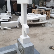 Заказать памятник в форме креста - можно с сайта: https://www.grand-ritual.kiev.ua