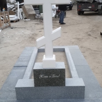 Купить крест из мрамора - можно в Магазине скульптуры в Киеве.