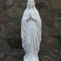 Фото скульптуры Богородицы из бетона. Размеры скульптуры: высота 130 см., вес 130 кг., основа 30 х 30 см. Цена 29 тыс. грн. Фото Богородицы на складе.