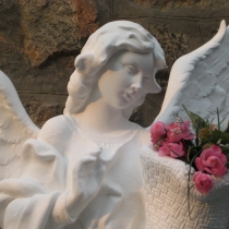 Скульптура Небесного Ангела из бетона. Фото ангела на складе в Киеве. Цена скульптуры ангела 39 тыс. грн.