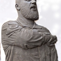 Виготовлення барельєфу із бронзи для пам'ятника воїну ЗСУ.