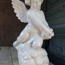 Ангелы из декоративного бетона для памятников. Высота ангела 56 см., основа 20 х 20 см., вес 25 кг. Цена ангела 5 тыс. грн.