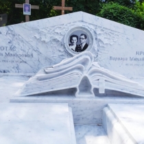 Элитный ВИП комплекс из белого мрамора на могилу. 