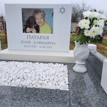 Индивидуальный памятник для матери на заказ; высота 70 см.