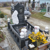 Фото мраморного барельефа. Высота барельефа для памятника 80 см., ширина 40 см. Цена барельефа для памятника $1,3 тыс.