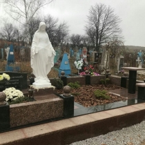 На фото скульптура для памятника. Высота статуи для памятника 240 см.