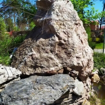 Фото надгробия из камня. Цена надгробия из камня доступна.