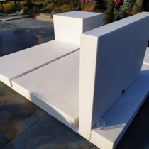 Фото мраморного надгробия, высота - 70 см.